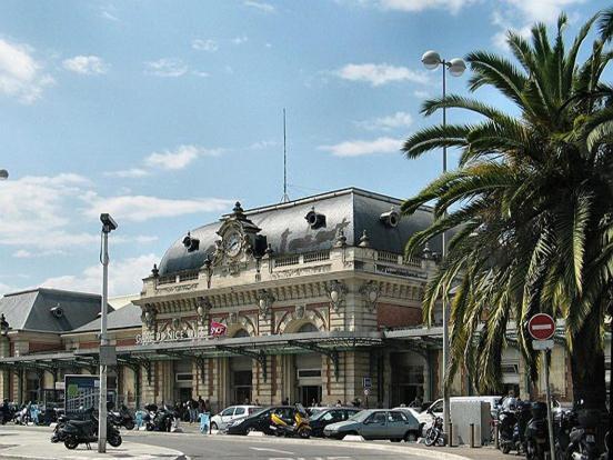 Appartement 2 Pieces En Etage Eleve, Centre-Ville Au Calme, Petite Vue Mer Nice Exterior photo